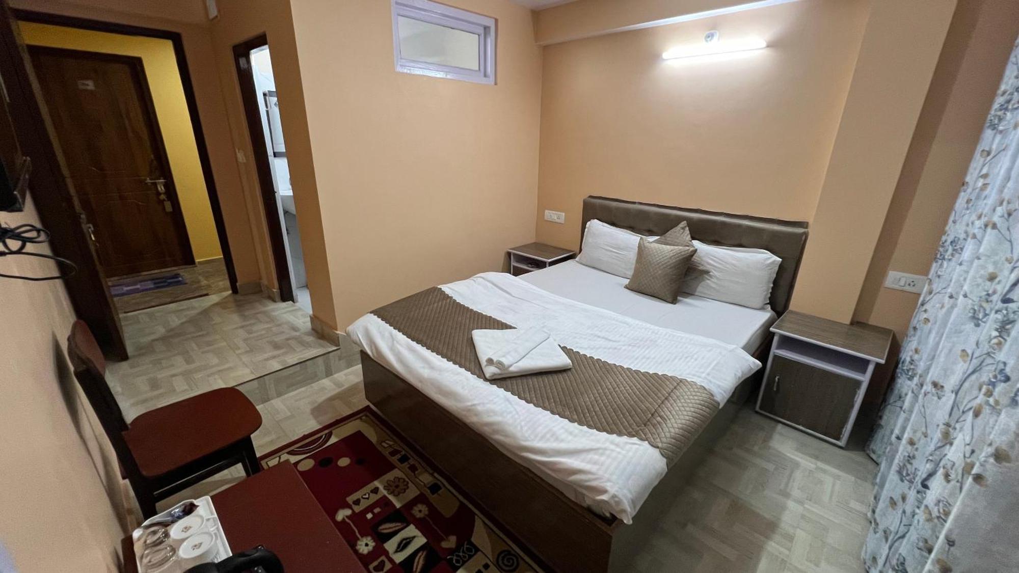 Hotel Hill Top Дарджилинг Экстерьер фото