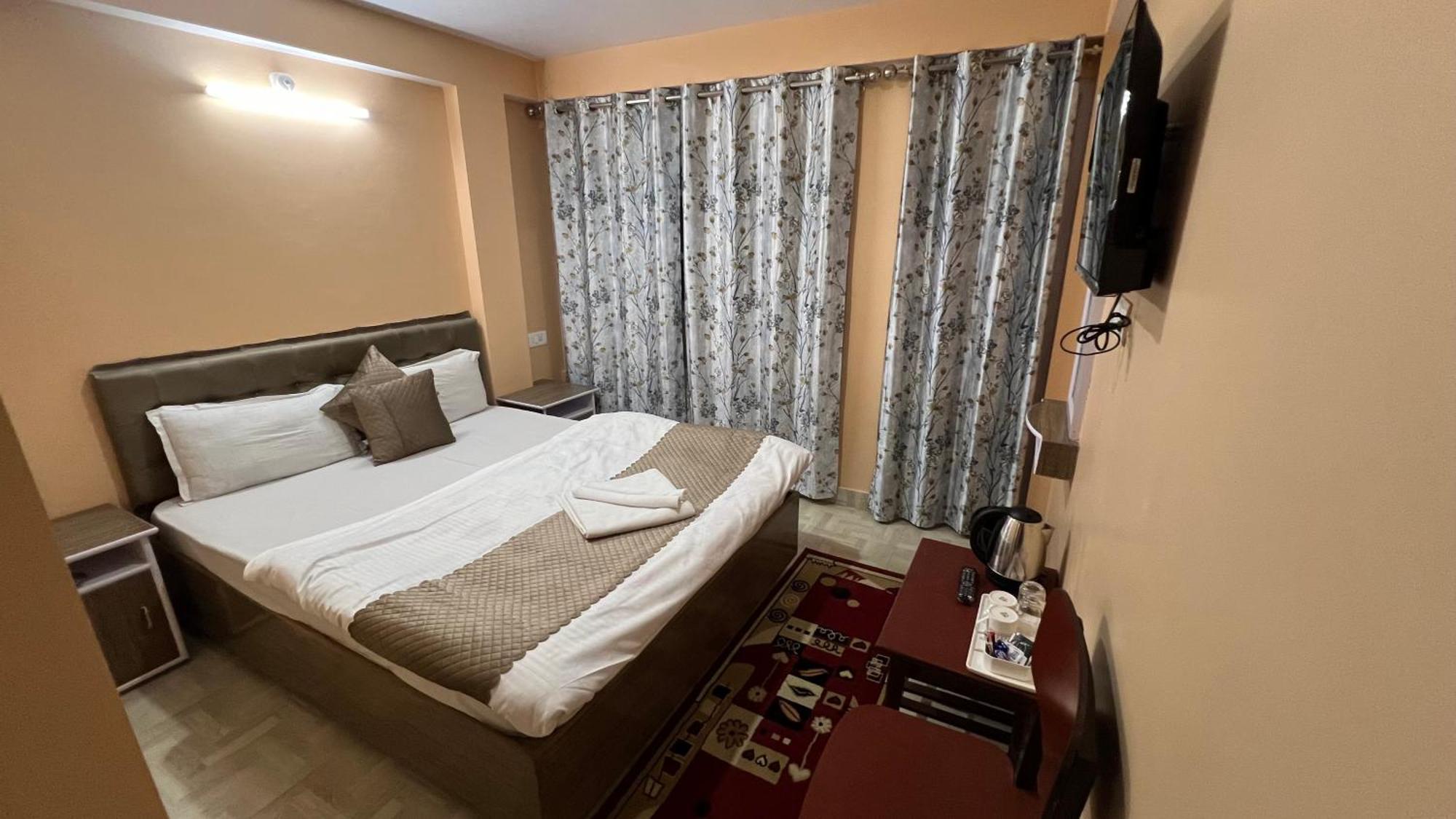Hotel Hill Top Дарджилинг Экстерьер фото