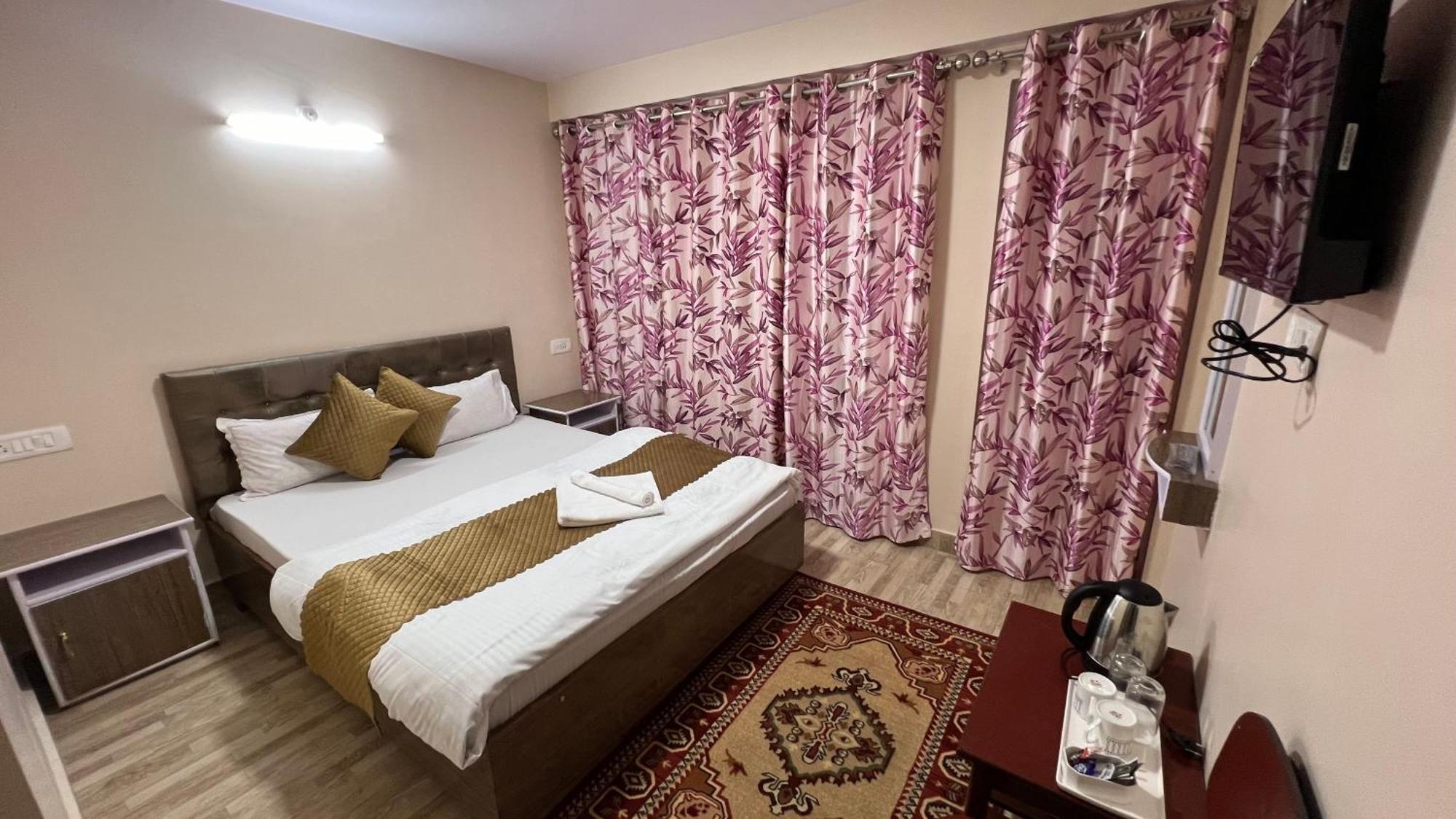 Hotel Hill Top Дарджилинг Экстерьер фото