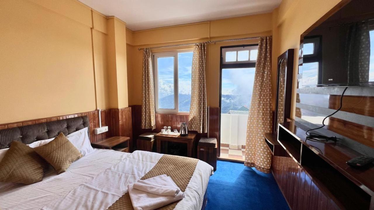 Hotel Hill Top Дарджилинг Экстерьер фото